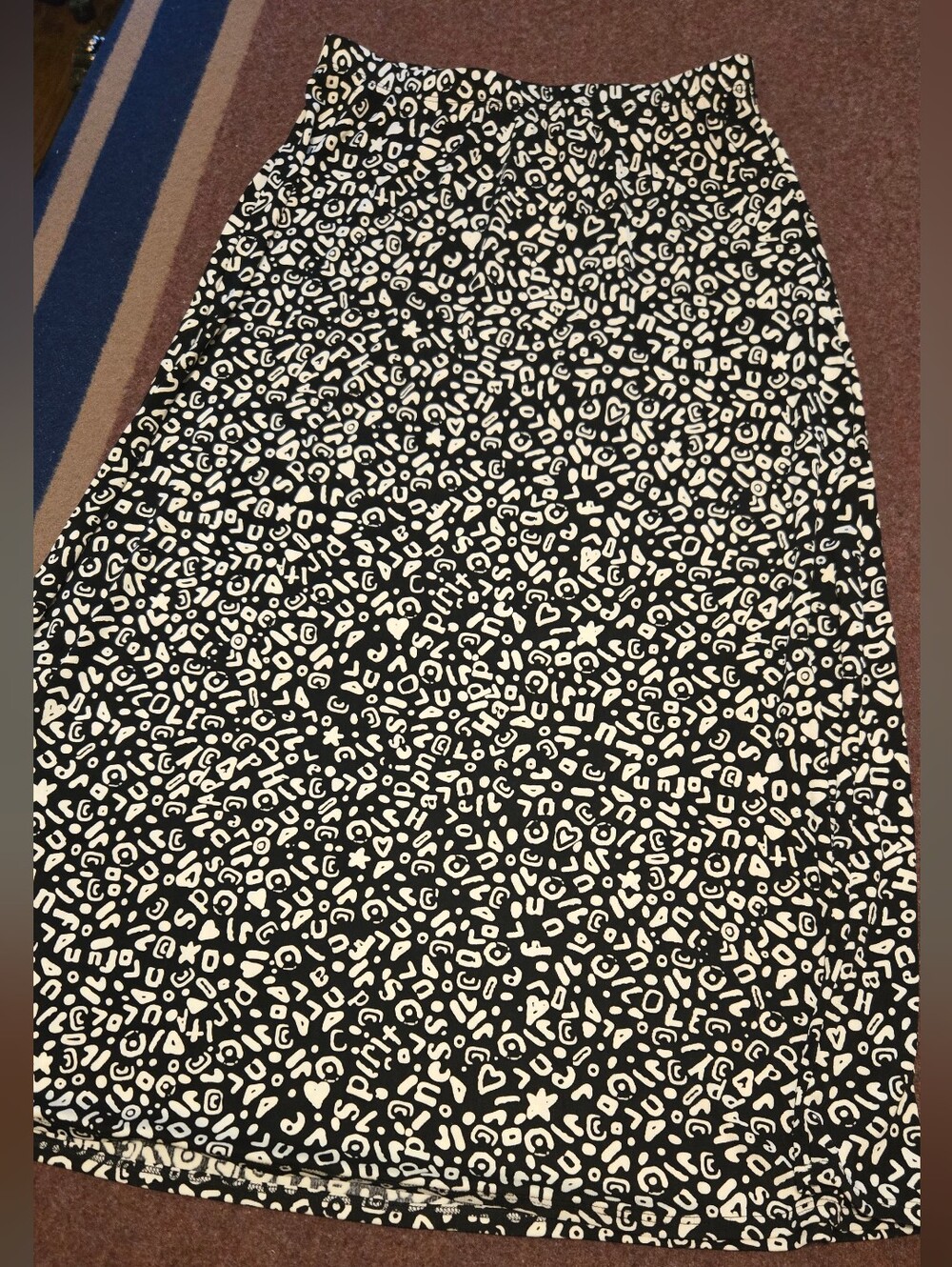 Chico's black and White Abstract Alohabey Skirt Stretchy Size 1 (Large)